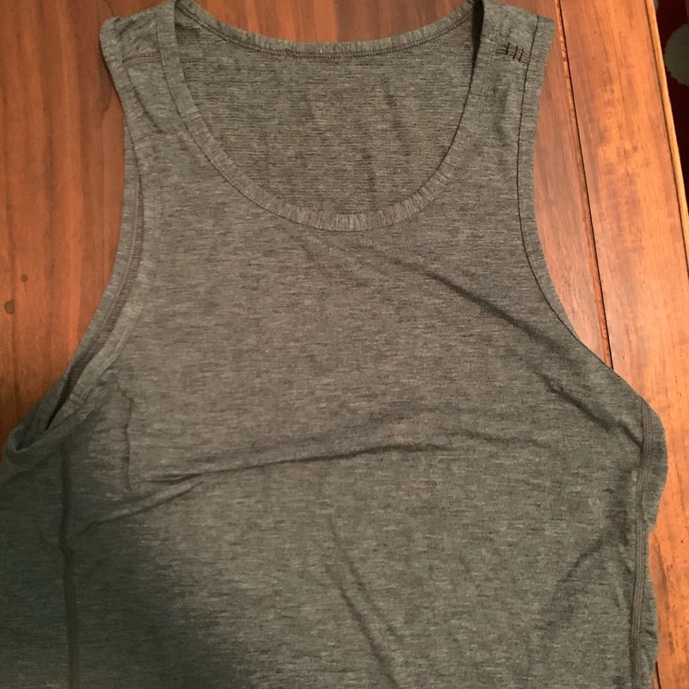 Men’s lulu metal vent tech tank